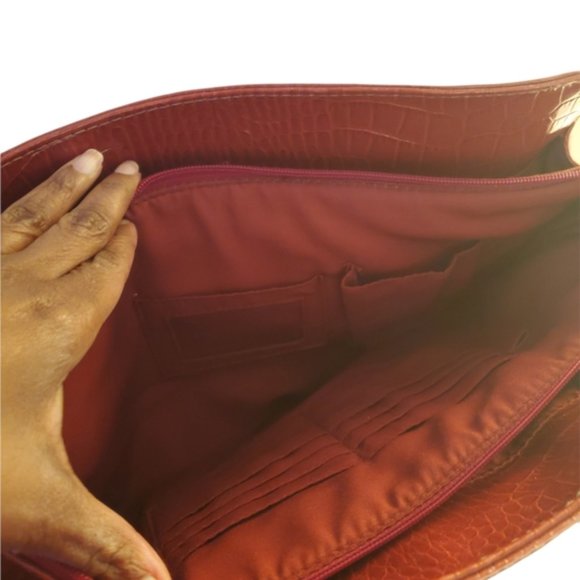 Liz Claiborne Red Tote Bag in Alligator Pattern - Picture 8 of 9